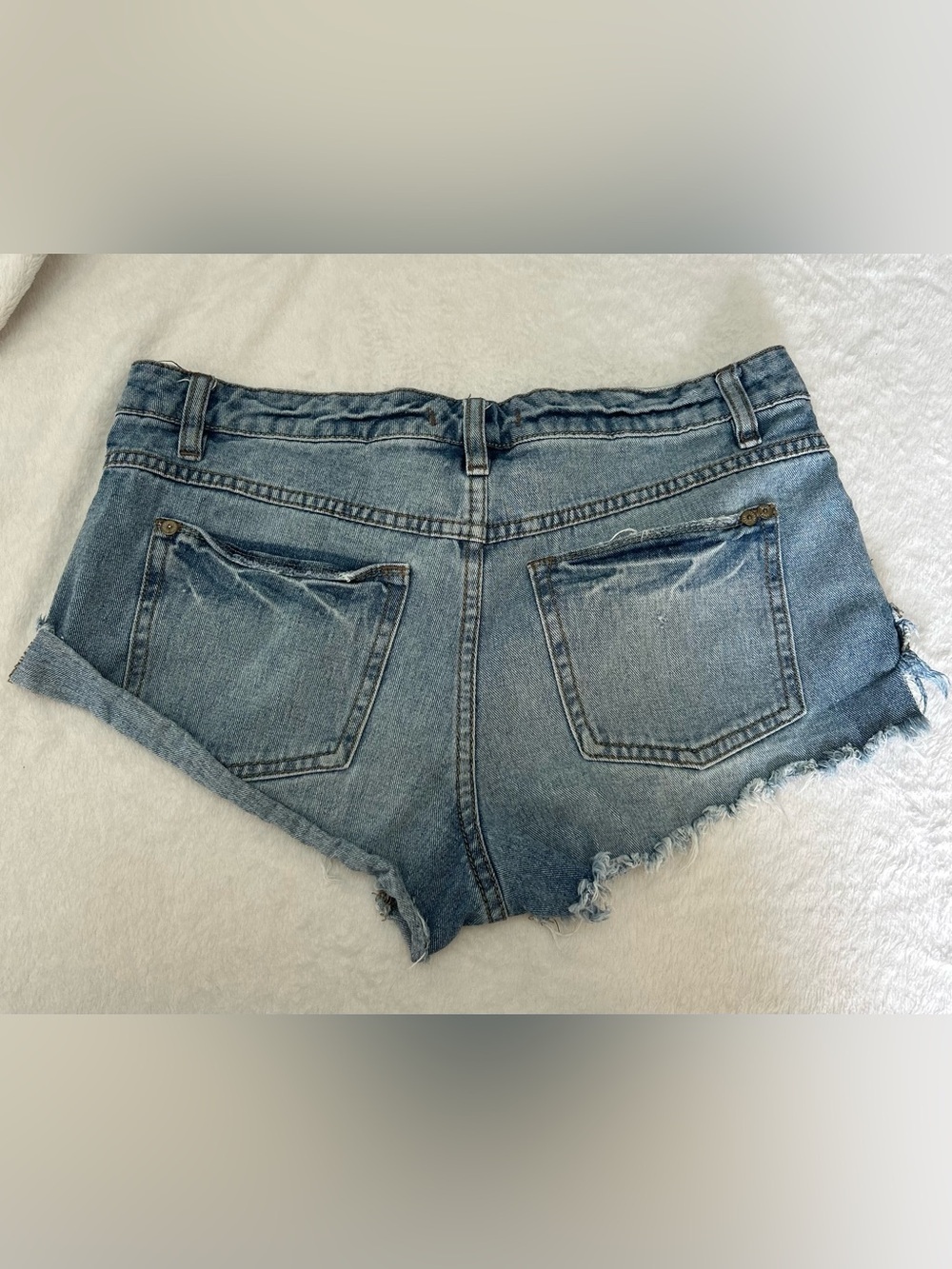 Free People Size 27 High Waist Boho Cowgirl Thrashed Denim Jean Booty Shorts - Picture 2 of 8